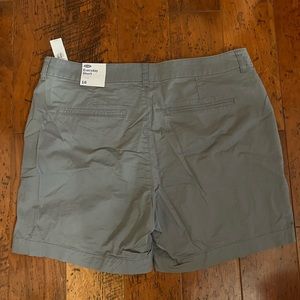 Old Navy Everyday HIGH Rise 5” Short size 16
